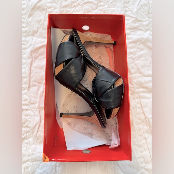 $10, $15, $20 Shoes! Charles by Charles David Slip On Heels - 7.5 - Picture 2 of 4